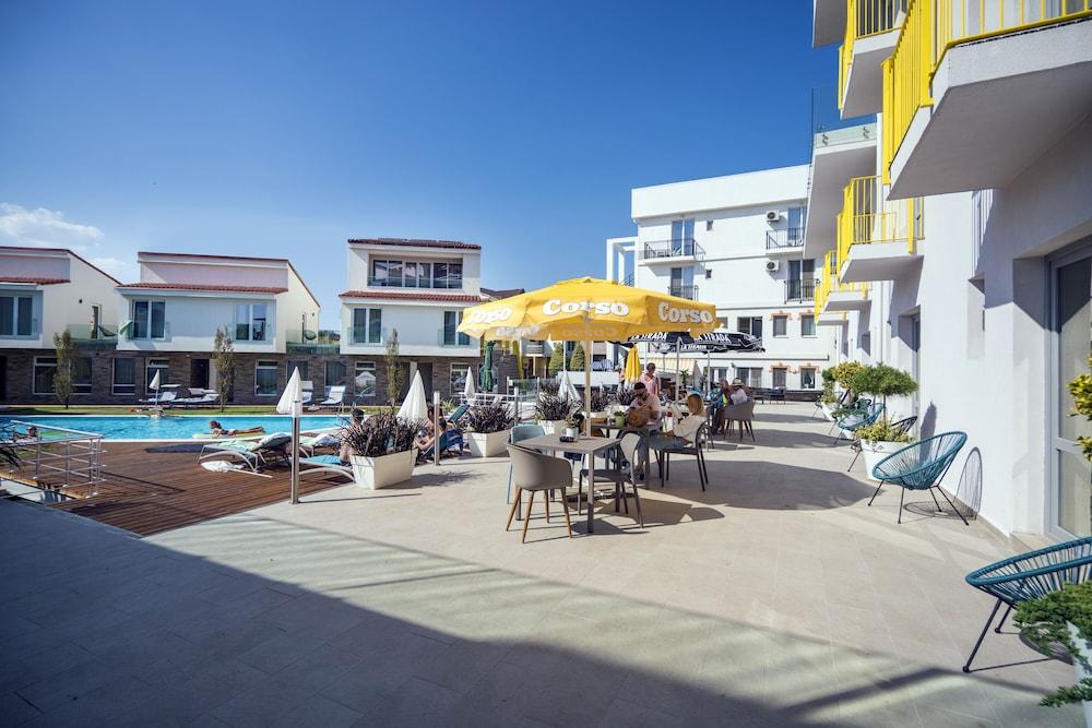 Nayino Resort Hotel Năvodari Exteriör bild